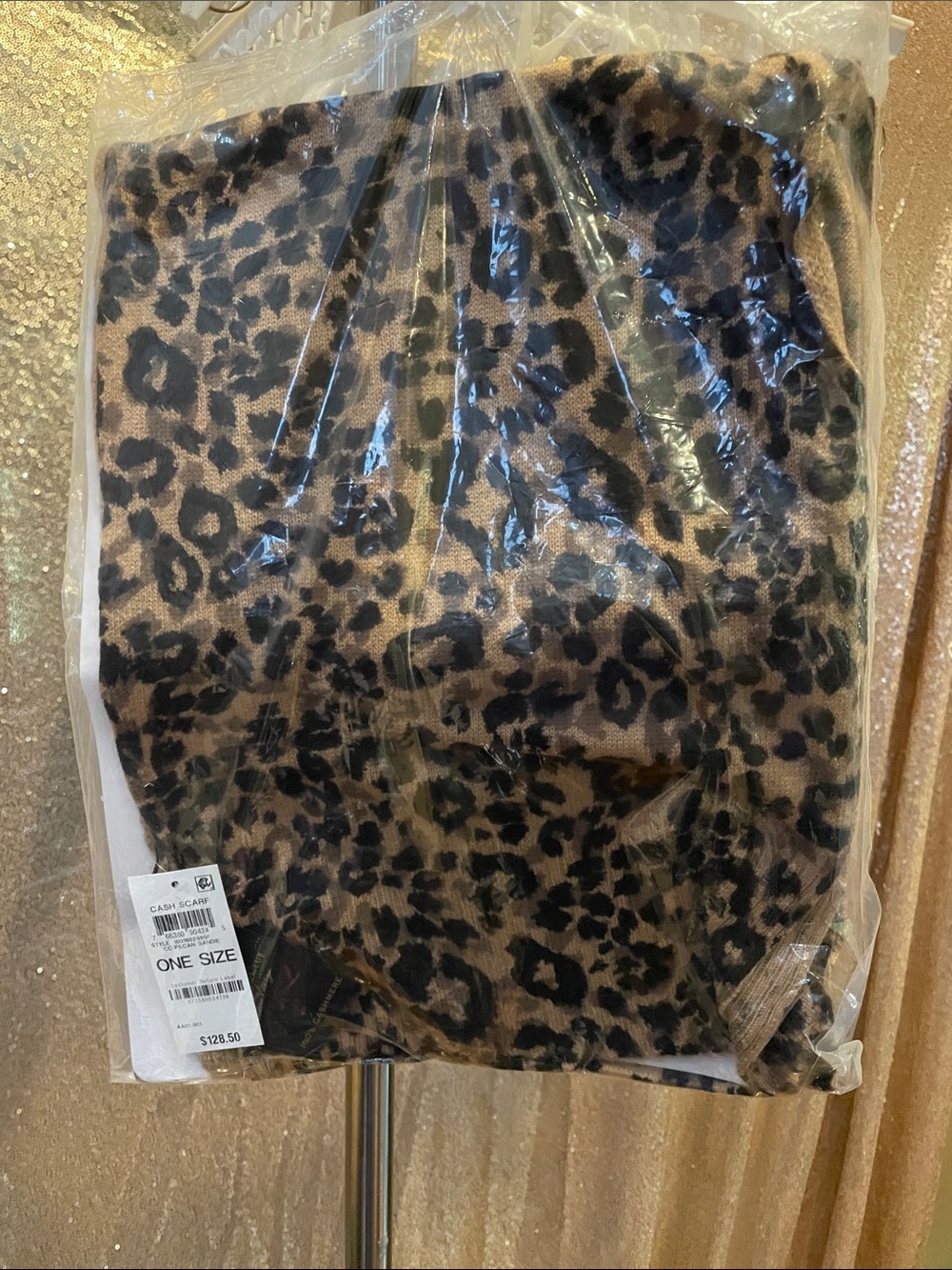 Cash Scarf in Pecan Sandie Animal Print NWT 💯% CASMERE